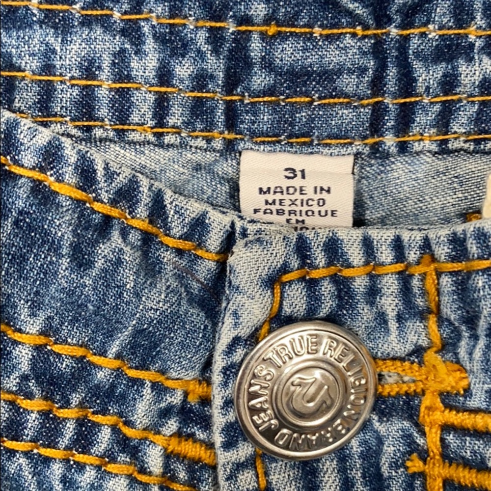 True Religion Cargo Cut off Big T Short - Picture 3 of 6